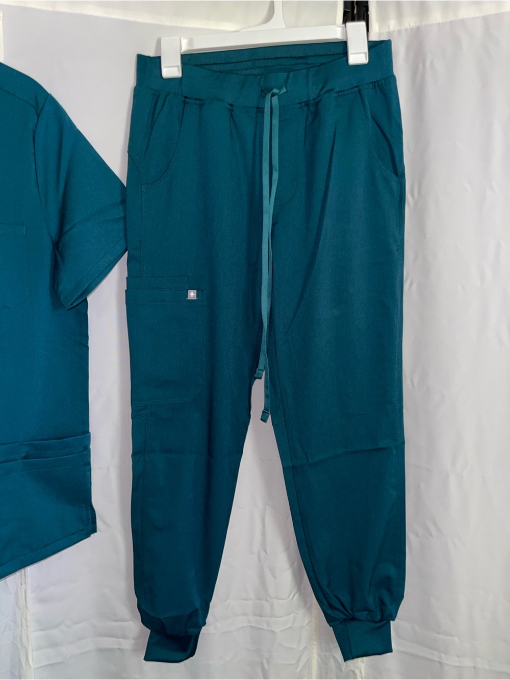 Figs Three-Pocket Top & straight leg Pant Scrub Deep Teal V-Neck Scrub Set Size - Picture 4 of 4